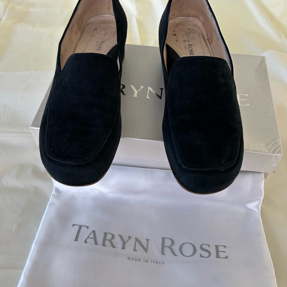Taryn Rose Women's Black suede Loafers. Size 8 - Picture 2 of 7